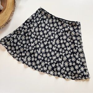 H&M Daisy Swing Skirt | Size 6